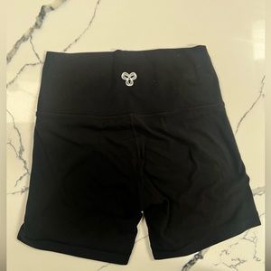 Aritzia shorts